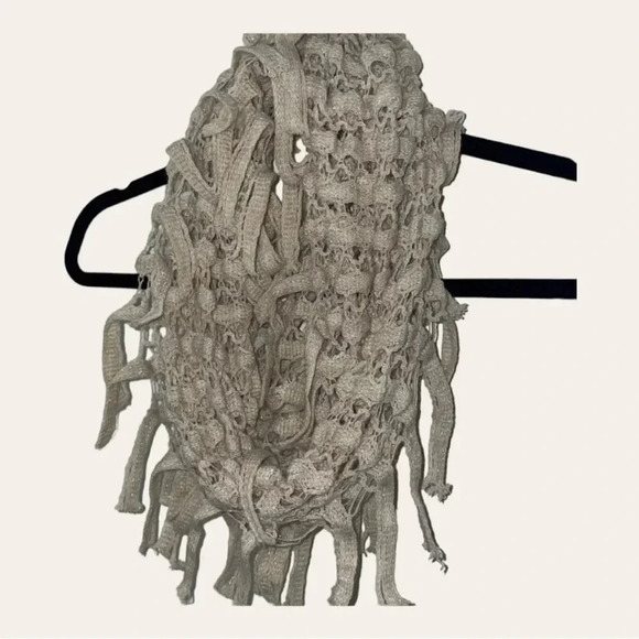 0510. Fashion INFINITY SCARF TAN IN COLOR FRINGES ONE SIZE - Picture 3 of 4